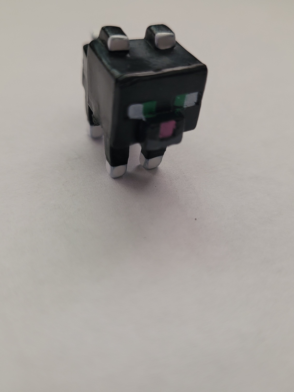 Minecraft Mini-Figures Grass / Chest Series 1" Black Tuxedo Cat Figure Mojang